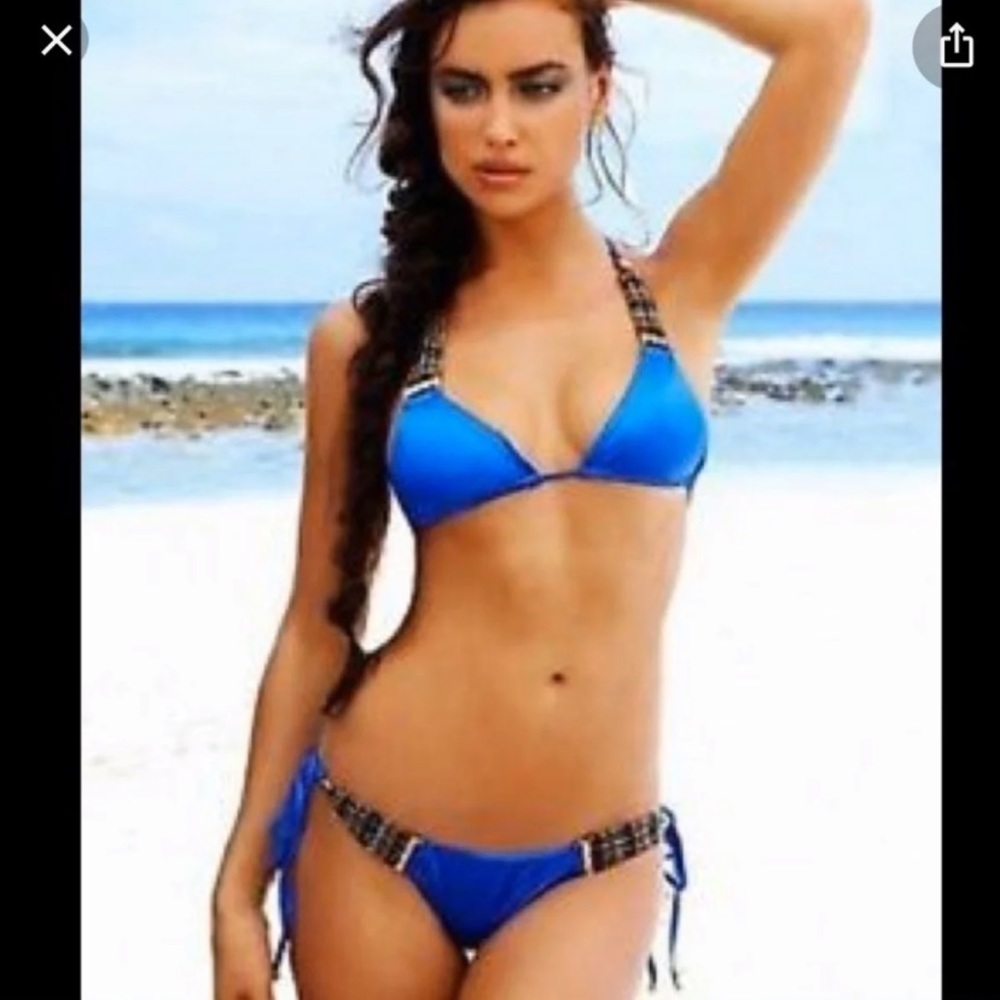 Beach Bunny sapphire  color